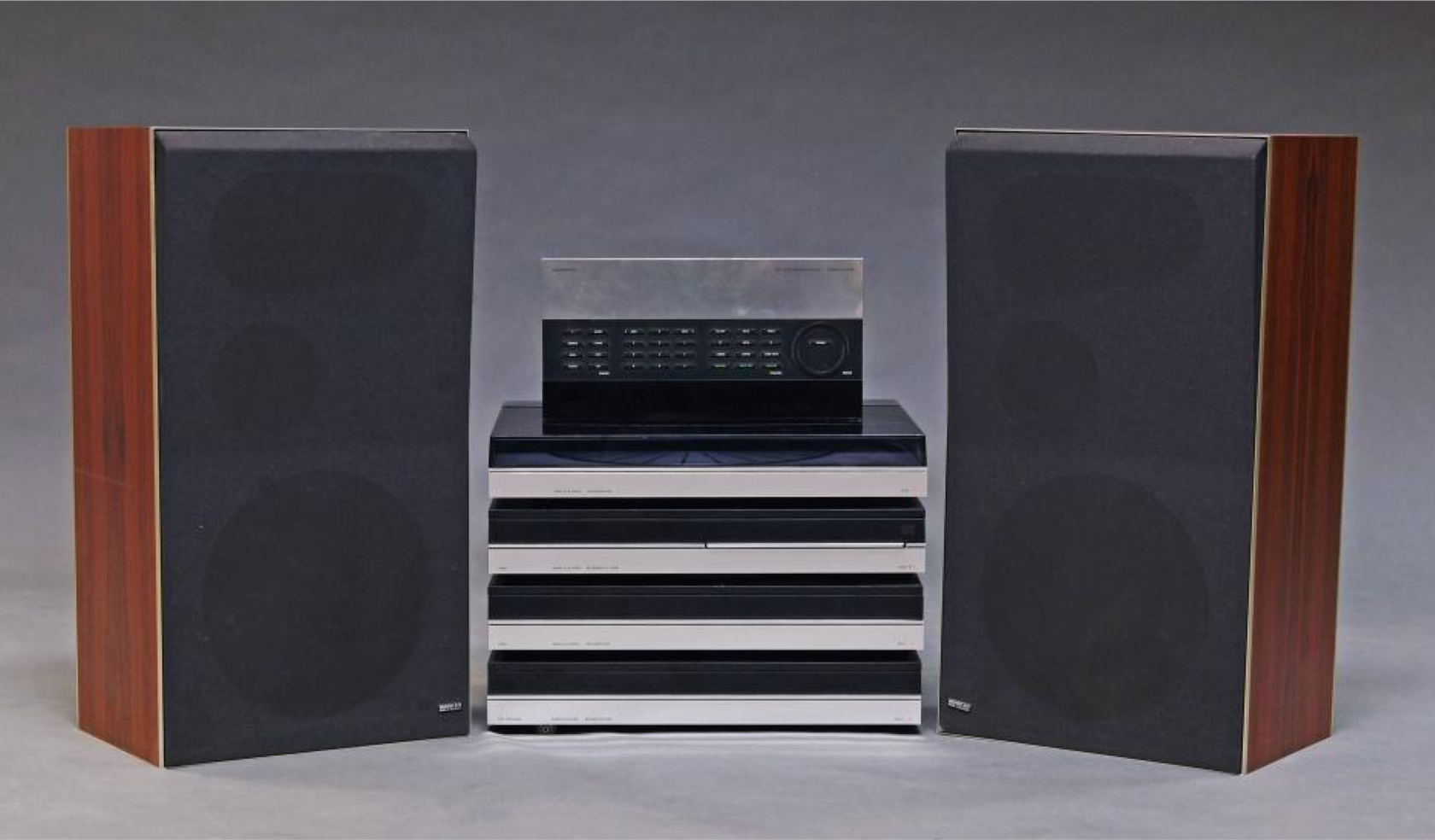 Созвучны со временем: История датского чуда Bang&Olufsen